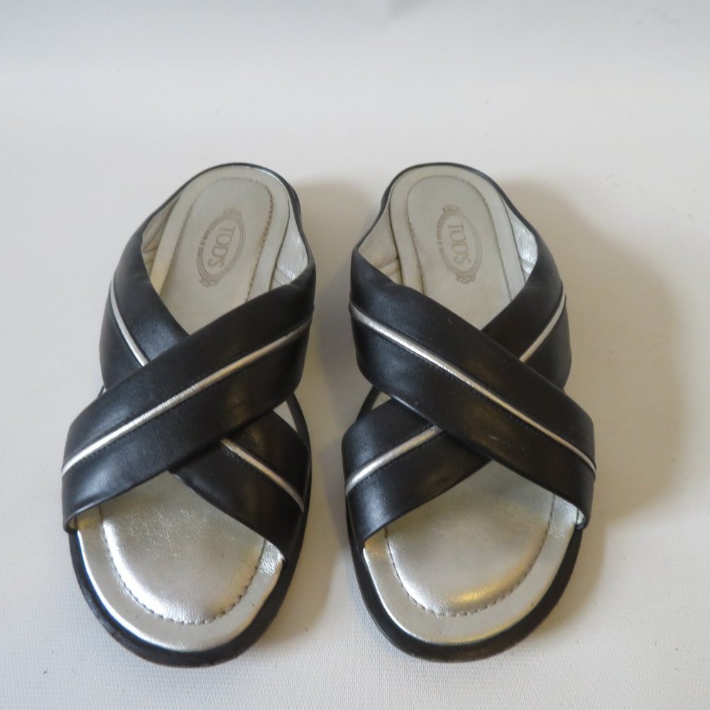 TOD'S LEATHER CROSS STRAP FLAT SANDAL SLIDES 6 *